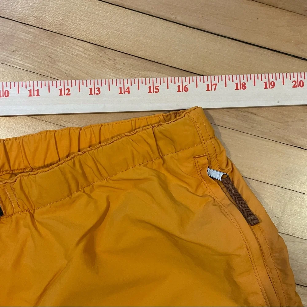 J. CREW Pull On Belted Shorts Zip Pockets 6” Inseam Hiking Camping Beach Unisex